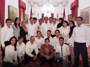 Jokowi dan para pegiat media sosial atau medsos (Dok Fanpage Jokowi)