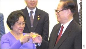 Megwati dan Jiang Zemin (IST)