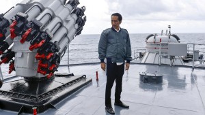 Presiden Jokowi di atas Kapal Perang KRI Imam Bonjol (IST)
