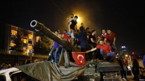 Rakyat Turki melawan kudeta militer (IST)