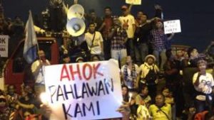 Demo pendukung Ahok di depan LP Cipinang (IST)