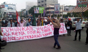 Demo HMI menuntut Jokowi mundur (IST)